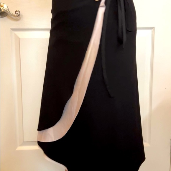AllSizeFit Wrap Skirt Black/White with Ties You can Tie Any Waist Embroidery - Picture 3 of 16